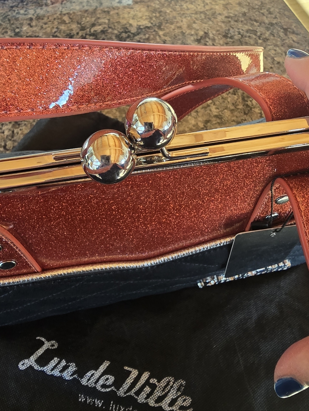 Brand New! Glittery Coral Lux De Ville Silver Clasp Retro/Vintage Inspo Hand Bag - Picture 5 of 12